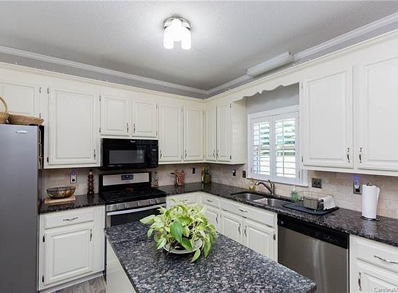 4th image of 1476 Freedom Ct