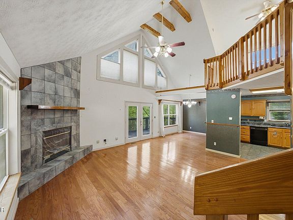 3rd image of 803 Kerrys View Way