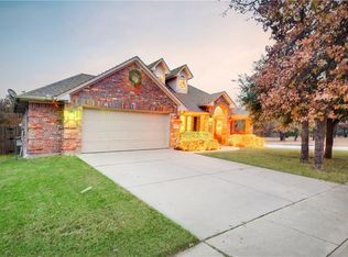 857 Huebner Way, Burleson, TX 76028