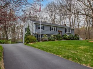 124 Osborn Ln, Monroe, CT 06468