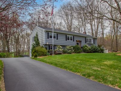 124 Osborn Ln, Monroe, CT, 06468