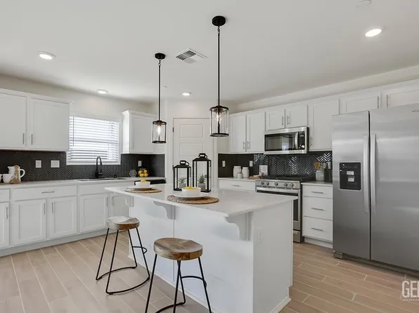 14204 Cloverdale Ln #2021, Bakersfield, CA 93314