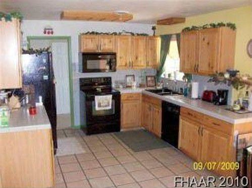3rd image of 9 Kathie Ln