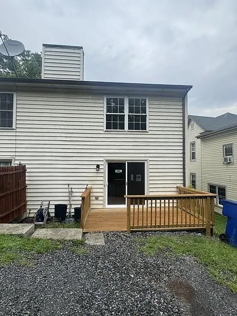 3 bed, 1.0 bath, 1500 sqft, $1,850 — Photo 3