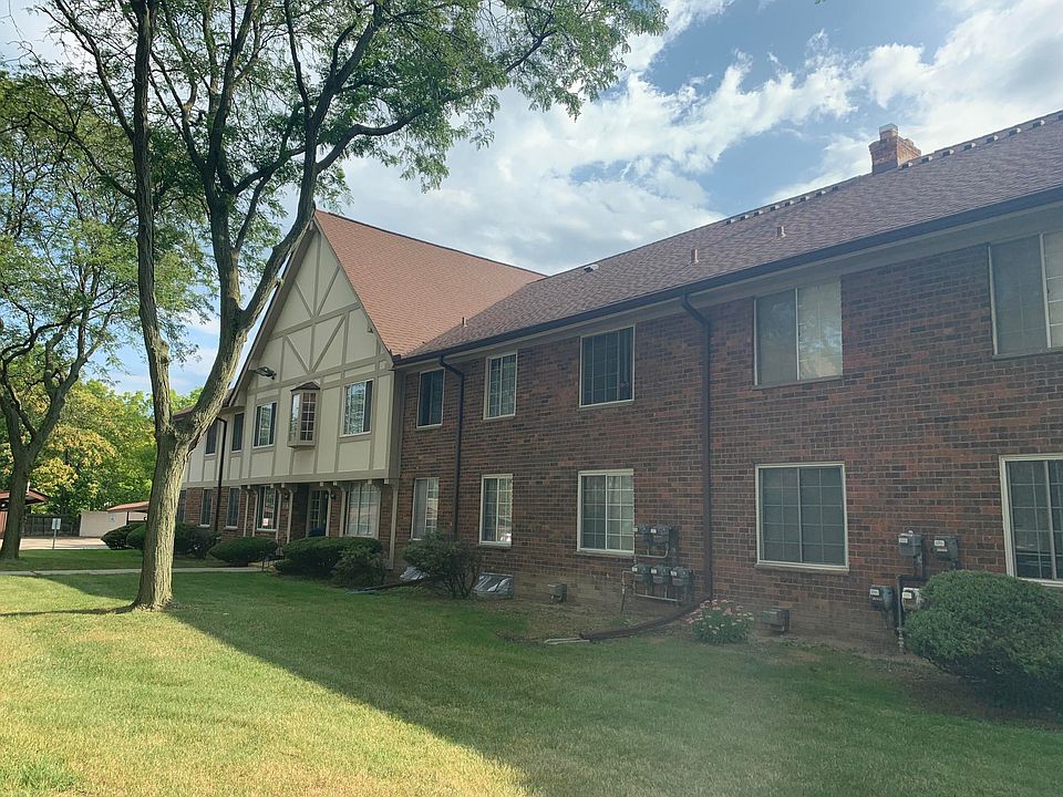 1st image of 30220 Southfield Rd APT 243