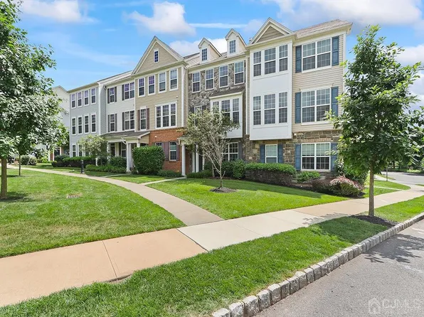 1102 Ella Ln, Highland Park, NJ 08904