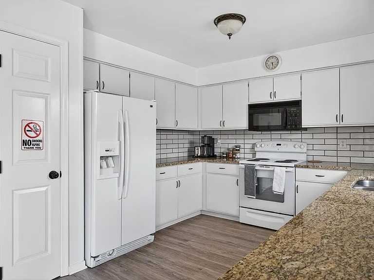 136 Stevens Dr — Photo 18