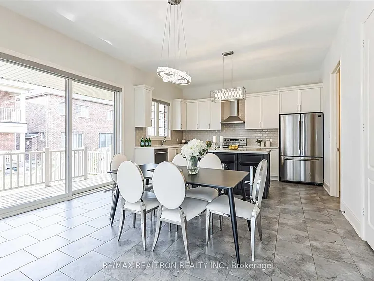 51 Ken Sinclair Cres — Photo 10