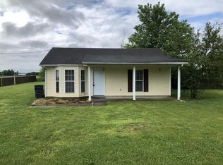 297 Bumpus Mill Rd, Oak Grove, KY 42262
