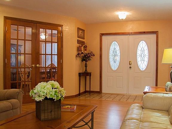 5th image of 955 Hidden Lake Ct