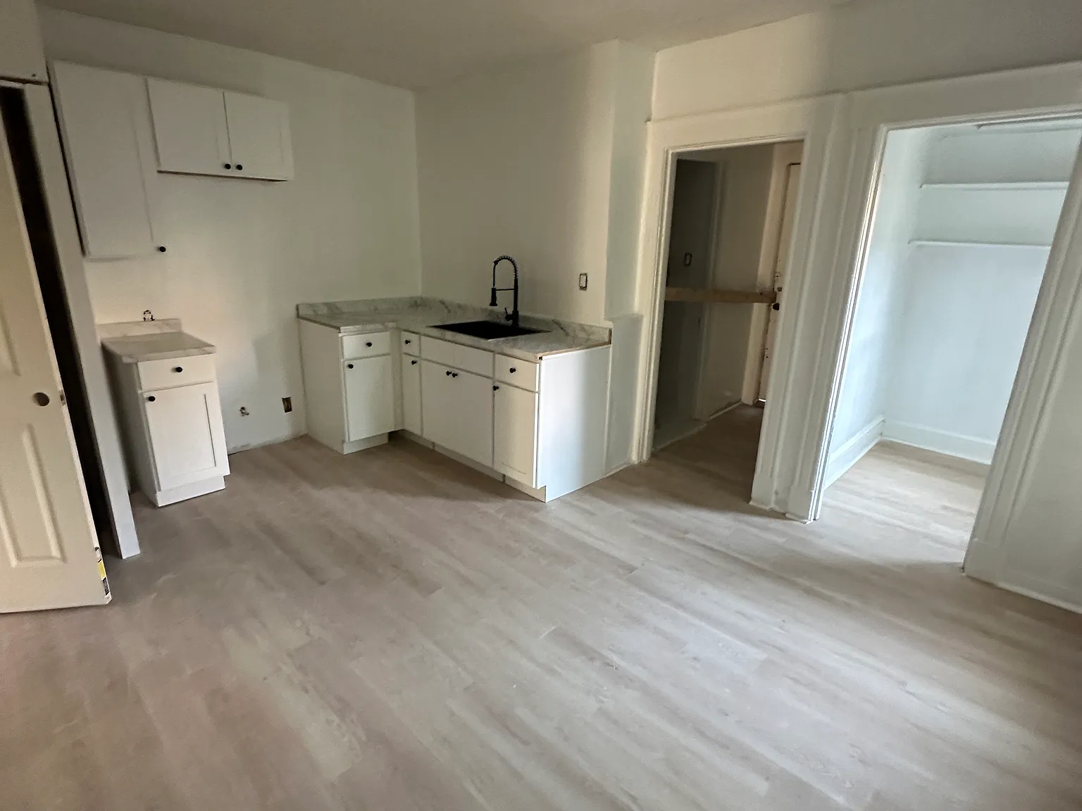 2 bed, 850 sqft, $1,449 — Photo 2