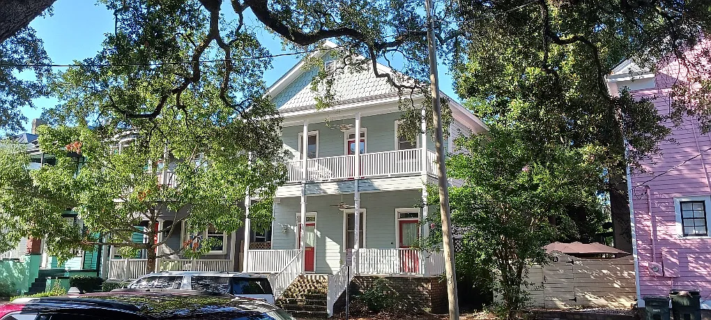 305 E Duffy St — Photo 1