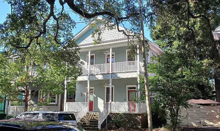 305 E Duffy St #B — Photo 1