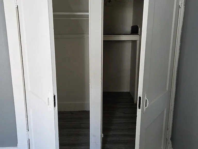 2118 W Clarke Ave #2 — Photo 4