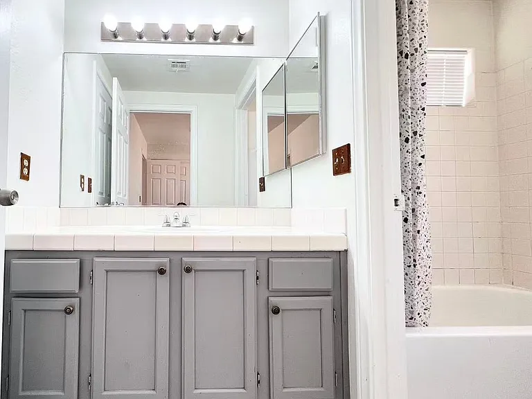 7525 Meadowoak Ln — Photo 26