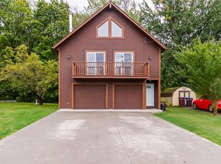 1398 Island Cottage Rd, Rochester, NY 14612