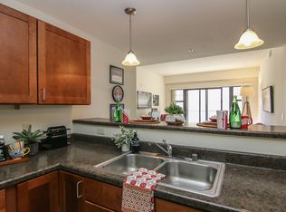 439 E Campus Mall APT 607, Madison, WI 53703