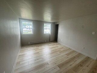3rd image of 380 Cherrydale Ave