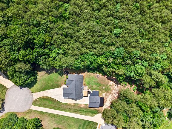 4th image of 4583 Shawnee Ct