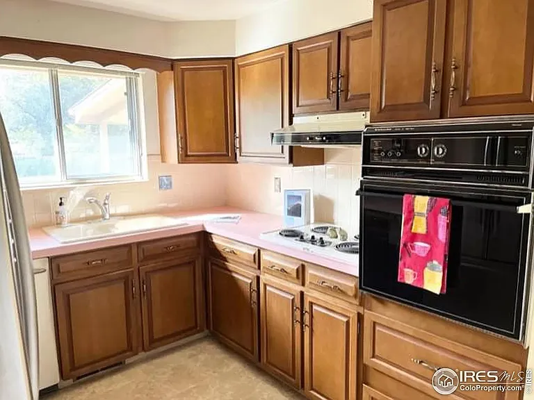 335 Seminole Dr — Photo 6