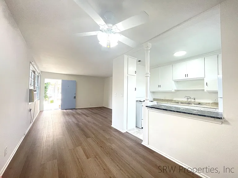 4706-4708 Kester Ave — Photo 4