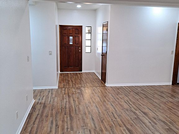 5th image of 27180 Cornell St
