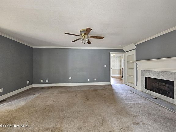 5th image of 1051 Davenport Place
