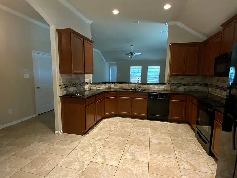 728 Olaf Dr — Photo 14