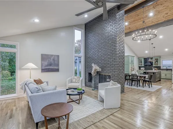 12766 Overbrook Rd, Leawood, KS 66209