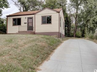4026 Camden Ave, Omaha, NE 68111