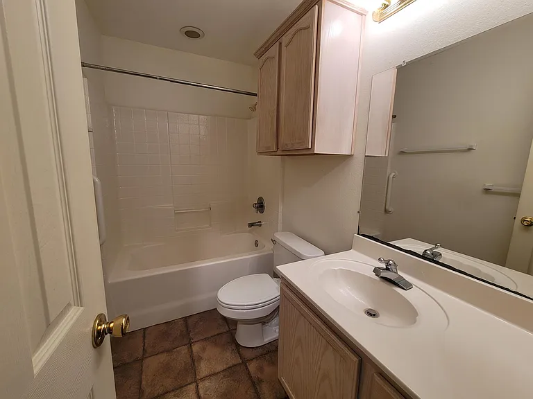 640 Canada St #8 — Photo 21