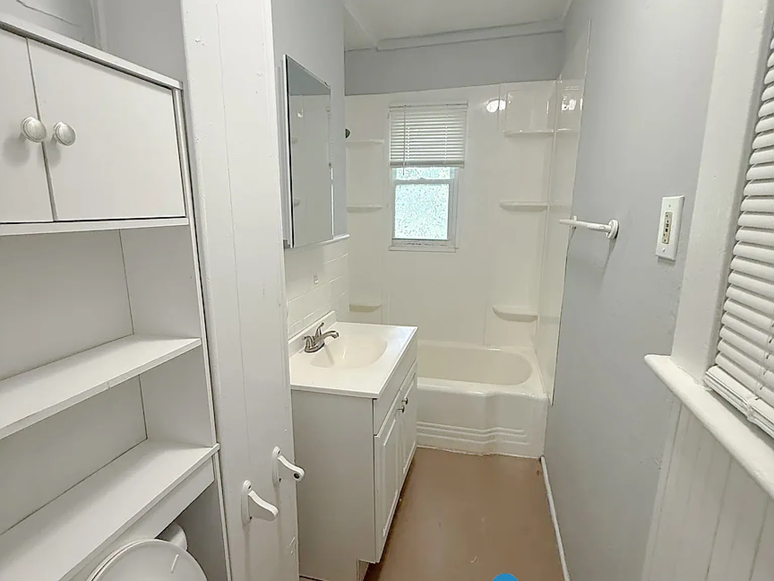 2 bed, 900 sqft, $1,550 — Photo 3
