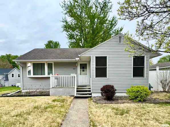 937 15th Ave S, Clinton, IA 52732