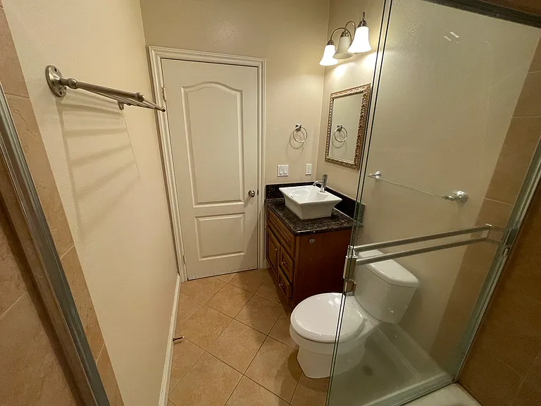 407 Russell Ave — Photo 7
