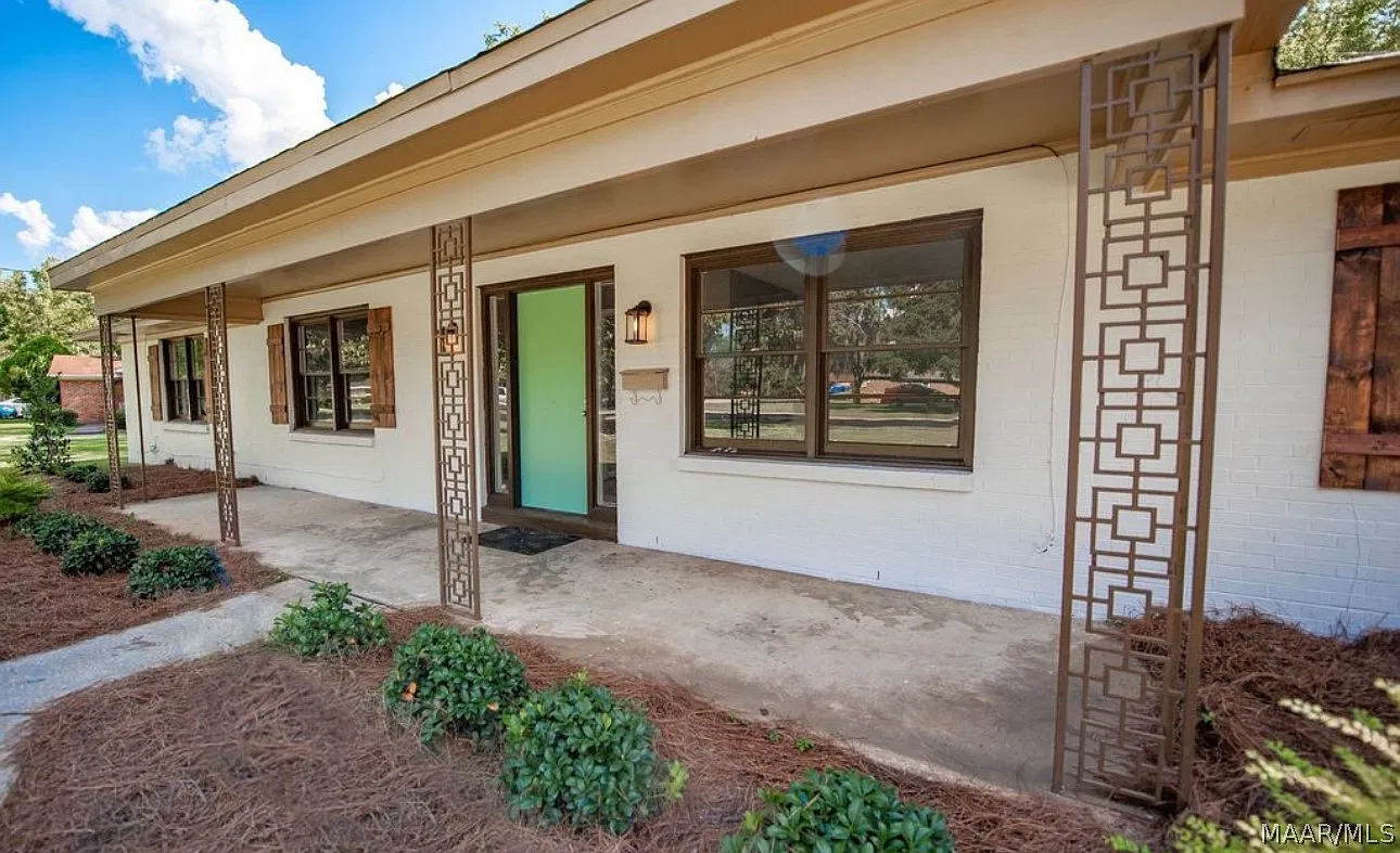 4 bed, 2.0 bath, 1690 sqft, $1,350 — Photo 2