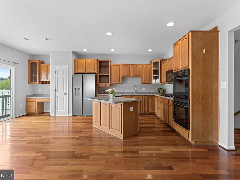 44253 Huron Ter — Photo 22