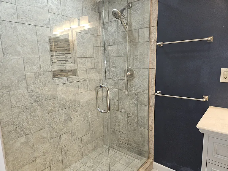 1009 N Twyckenham Dr — Photo 9