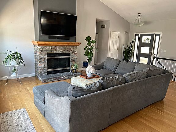4th image of 104 Crystal Gate Ln