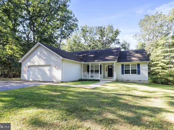 400 Spring Valley Dr, Berkeley Springs, WV 25411