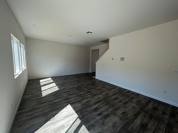 2nd image of 1379 Primitivo Ln