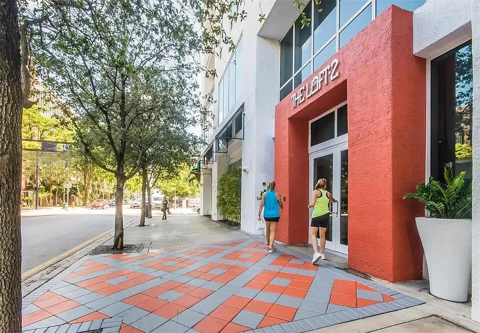 133 NE 2nd Ave #1006