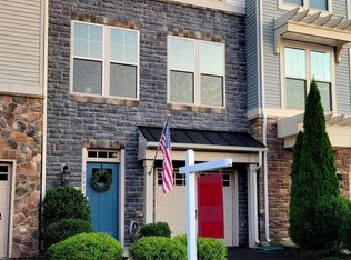 8943 Garrett Way, Manassas, VA 20112