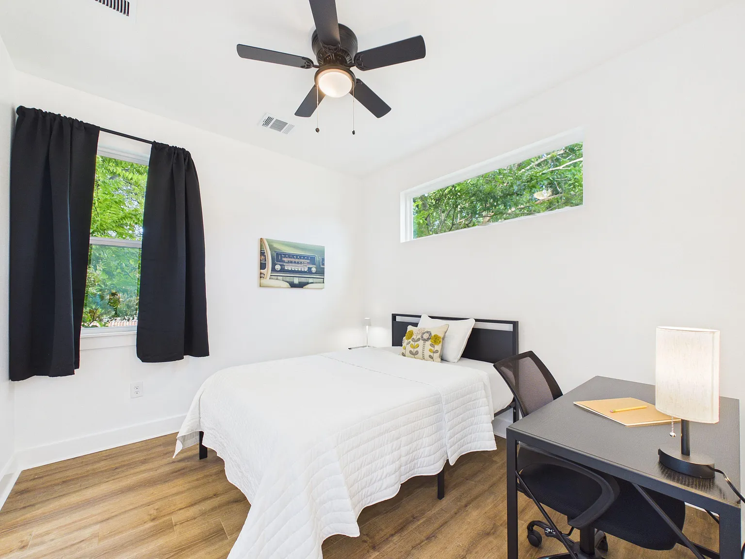 4 bed, 5.0 bath, 2400 sqft, $1,364 — Photo 1