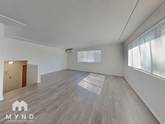 3rd image of 4326 NE 41st St