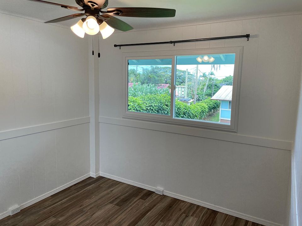 2nd bedroom with backyard views. Peekaboo bays views.