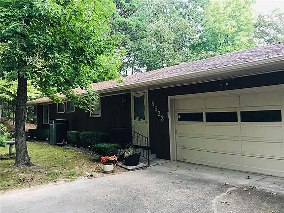 2nd image of 8522 Woodcrest Dr