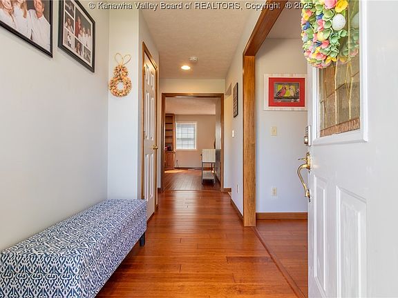 3rd image of 1542 Thistlewood Cir