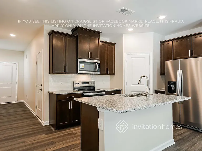 817 Holiday Park Ln — Photo 8