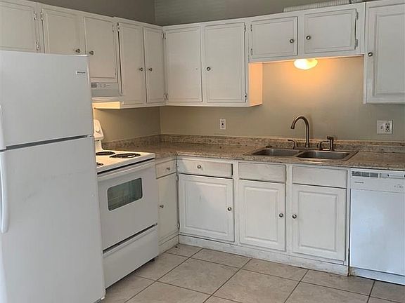 5th image of 1201 Lake Dr #A