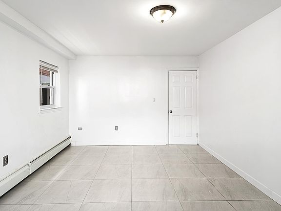 4th image of 3281 Spencer Dr